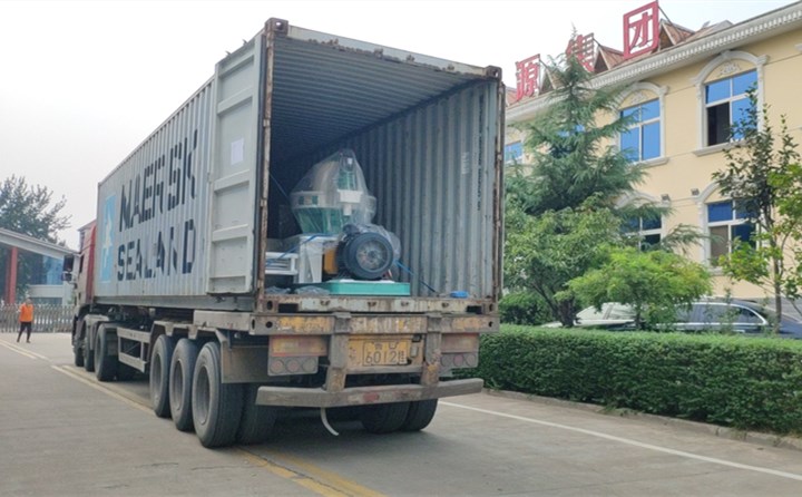 顆粒機(jī)裝車完成jpg 顆粒機(jī)裝車完成jpg