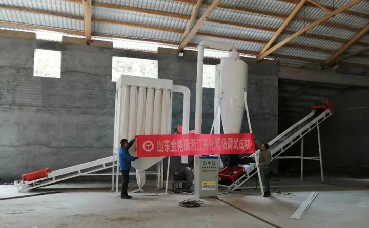 鋸末顆粒機(jī)調(diào)試成功.jpg 鋸末顆粒機(jī)調(diào)試成功.jpg