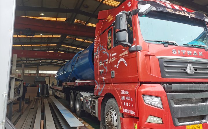 雪天木屑造粒機.jpg 雪天木屑造粒機.jpg